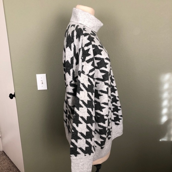Vince Camuto Turtleneck Sweater - Picture 2 of 8